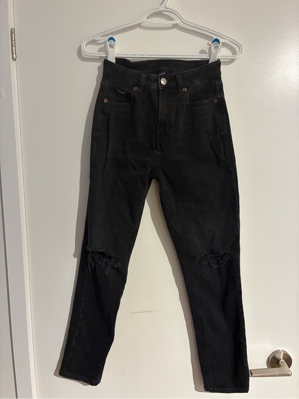 American Eagle Outfitters Black High-Rise Distressed Skinny Jeans